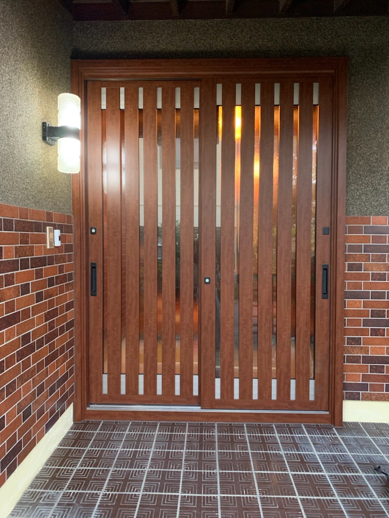 さくらエステート 大牟田店の玄関ドア取替の施工事例写真